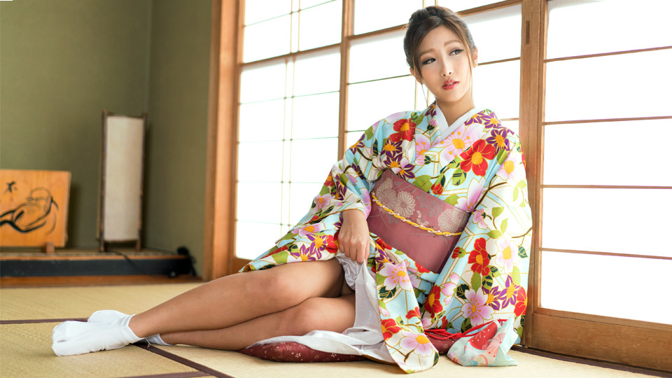 1P-043020-001 Instant BJ: A woman with a very erotic kimono