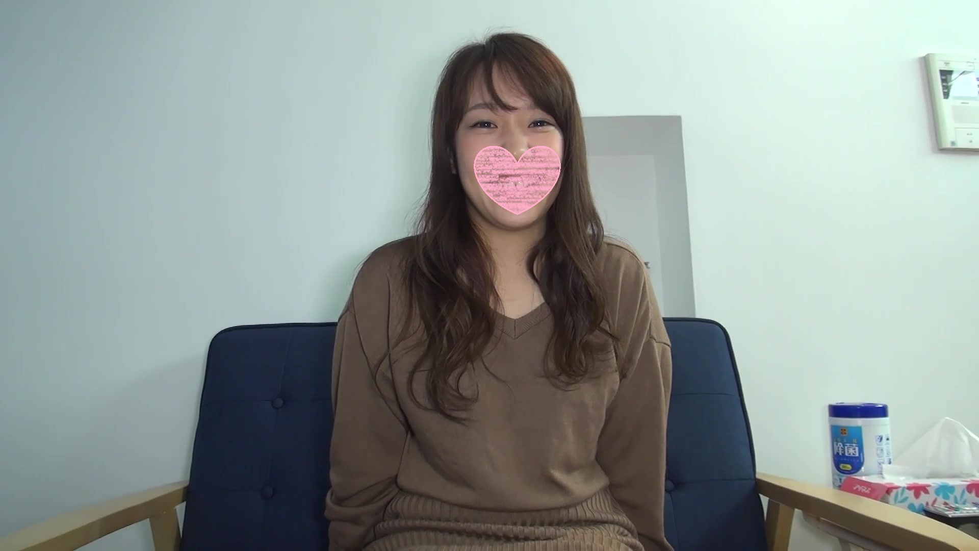 FC2PPV-1277828 Emi-chan who works at a fast food restaurant reappears An ordinary girl who reunited for the first time in a long time challenges 3P for the first time