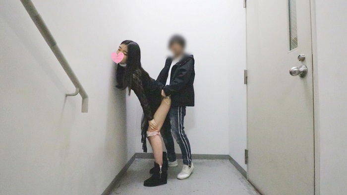 FC2PPV-1825851 Exclusive sale No amateur individual shooting Insert it as it is from the roadside remote control climax to the devilish fucking bitch girl who is crazy about vaginal cum shot and exposed in the city