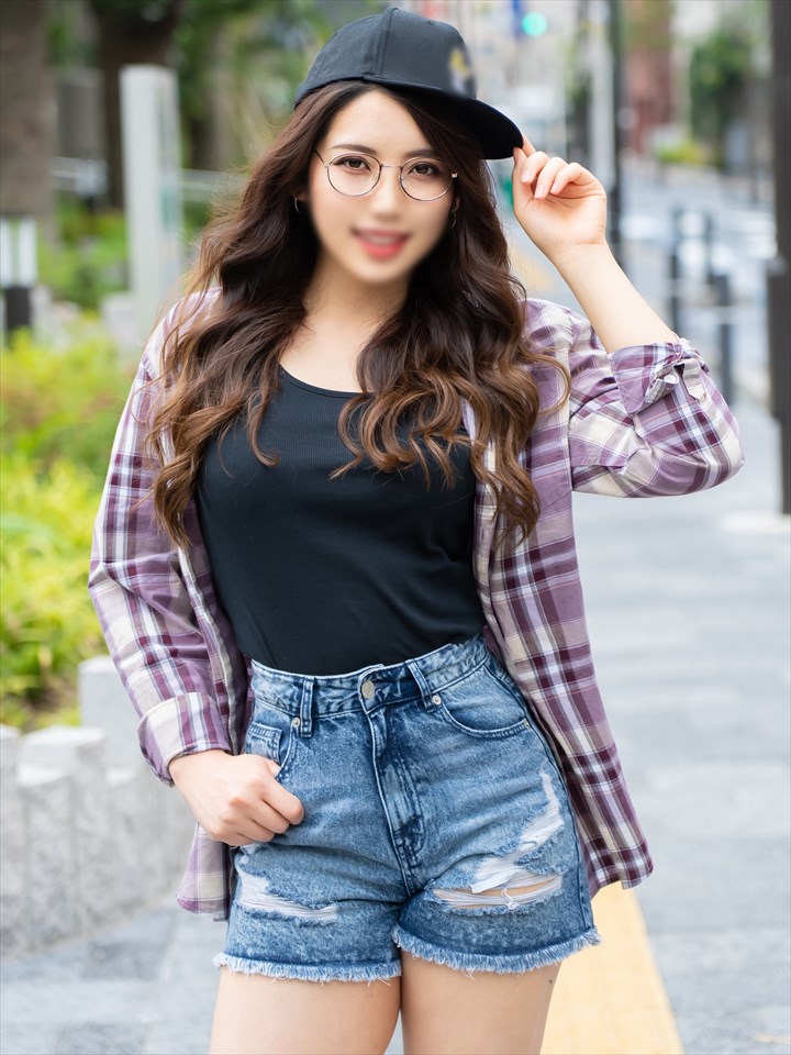 FC2PPV-2439227 Peculiar strong woman 024 Yariman Bitch returnee 23-year-old plump glamor half-chan continuously cums with a womanizer painted with aroma oil and cum shot cum shot